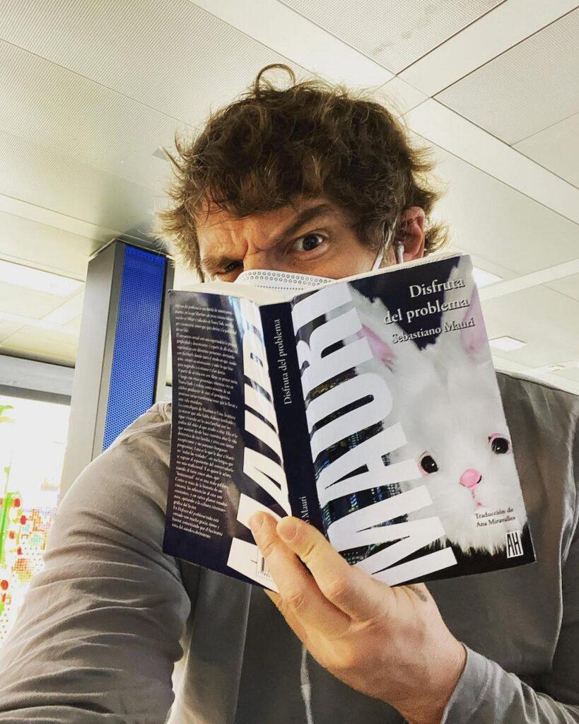 8 LIBROS recomendados por PEDRO PASCAL que te atraparán - Vanidad