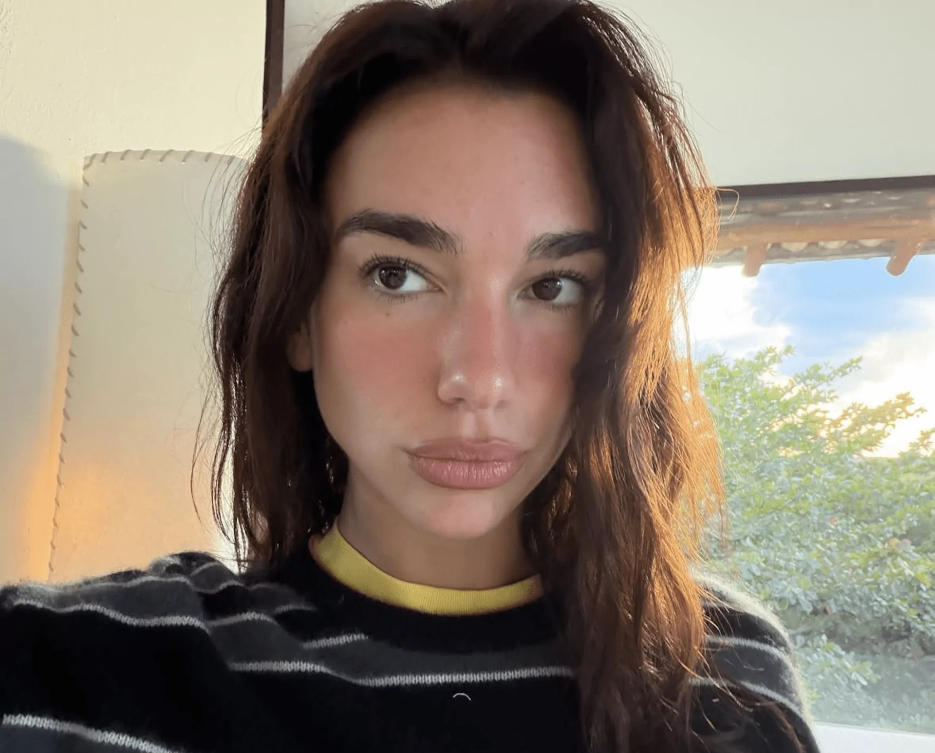 Te contamos todos los secretos del «microconcealing». Imagen: @dualipa