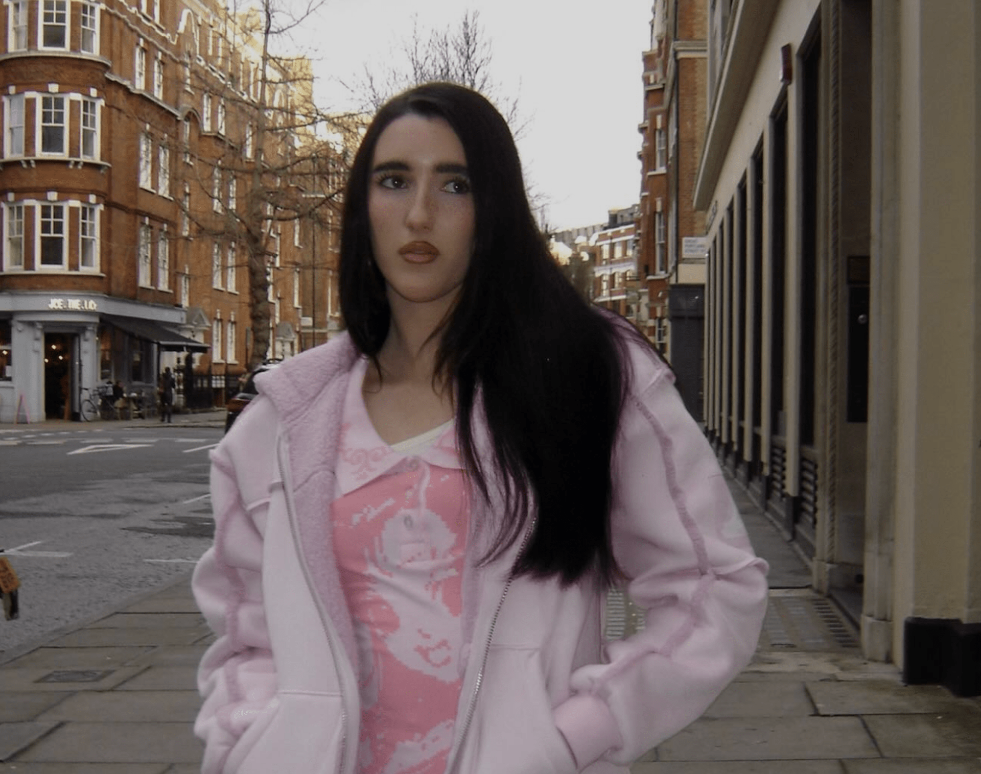 Judeline, la artista gaditana que está redefiniendo el pop español con “Bodhiria” y una proyección internacional imparable en 2026. Imagen: @judeli.ne