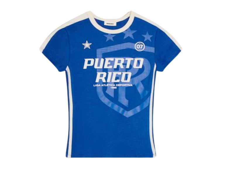 Camiseta azul con estampado de Puerto Rico de Bershka. Precio: 12,99€