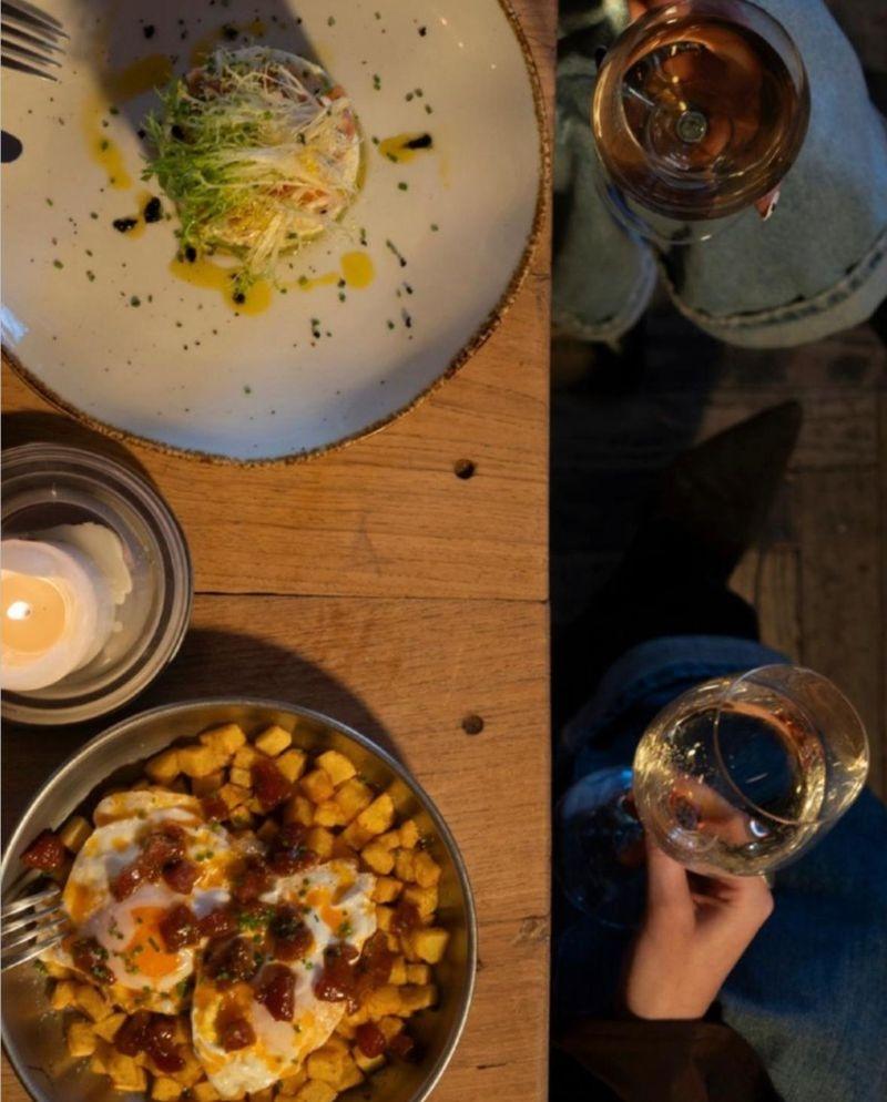 Aredna reinterpreta la taberna madrileña con influencias contemporáneas y una cocina pensada para compartir