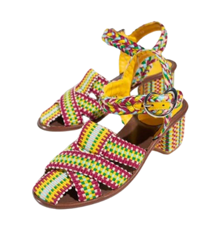 Las sandalias Dita de Amambaih fusionan artesanía paraguaya, diseño colorido y comodidad para bailar toda la noche este verano.