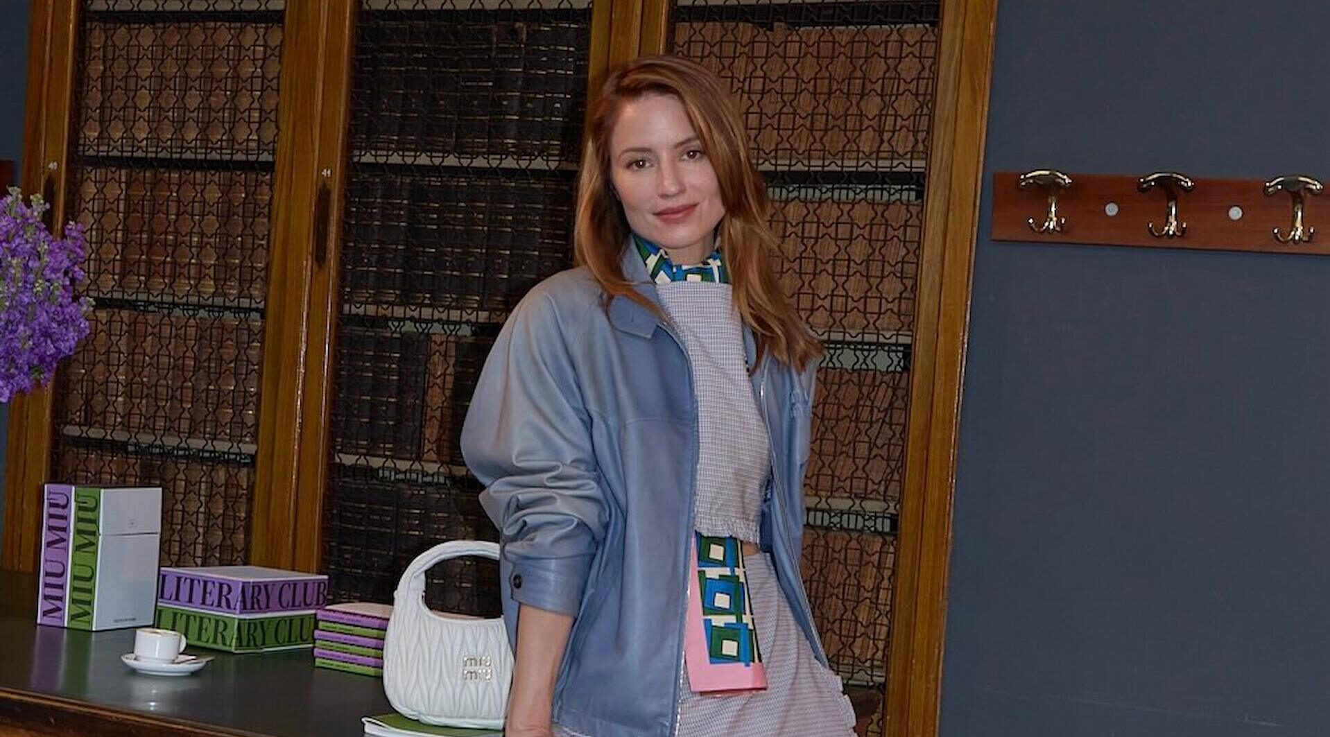 Dianna Agron en el «Miu Miu Literary Club» de Milán (2026). Imagen: @miumiu