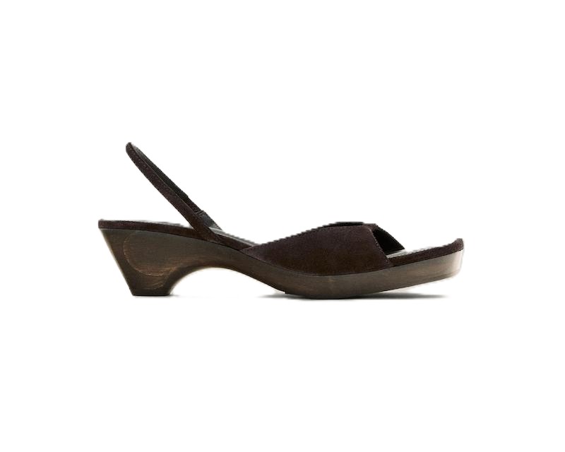 Sandalias con tacón de madera de Massimo Dutti.