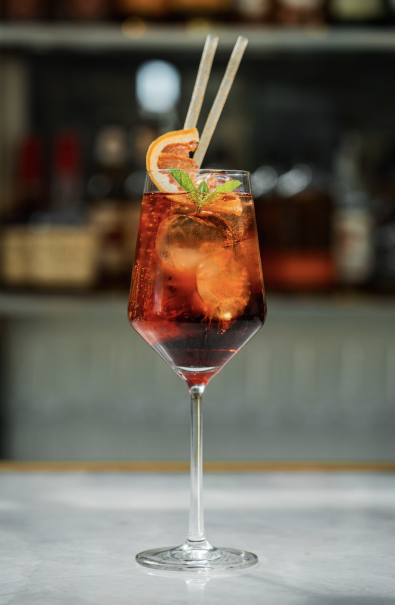 Cóctel Verbena Spritz inspirado en Madrid en el Hotel Urban