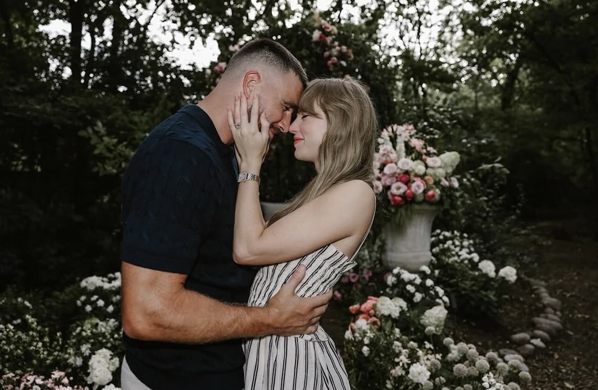 Imagen de la pedida de mano de Taylor Swift y Travis Kelce. Imagen: @taylorswift