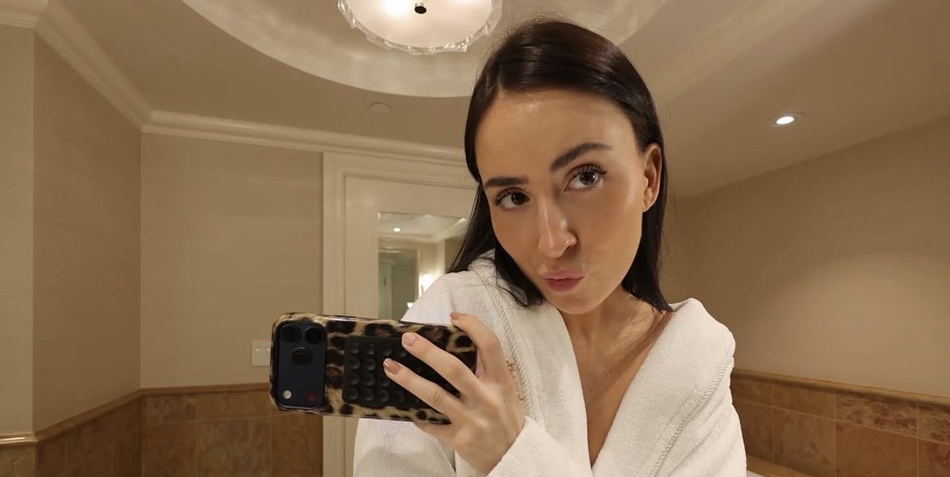 ¿Por qué nos vemos peor en fotos que en el espejo? La ciencia lo explica. Imagen: @carlomaranon