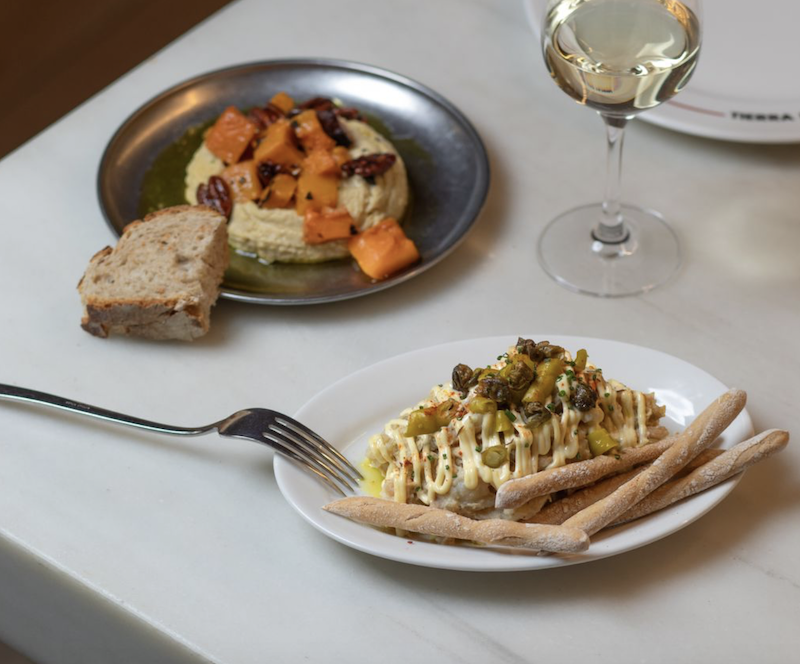 Imagen de uno de los platos del restaurante Tierra Brava en Barcelona