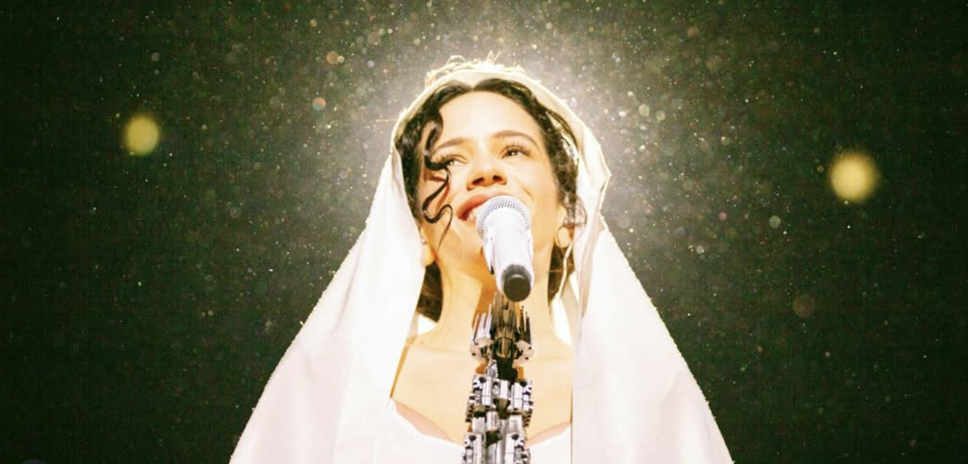 Rosalía ha redefinido la relación entre música, narrativa visual y fandom, convirtiendo cada proyecto en un universo propio. Imagen: @rosalia.vt