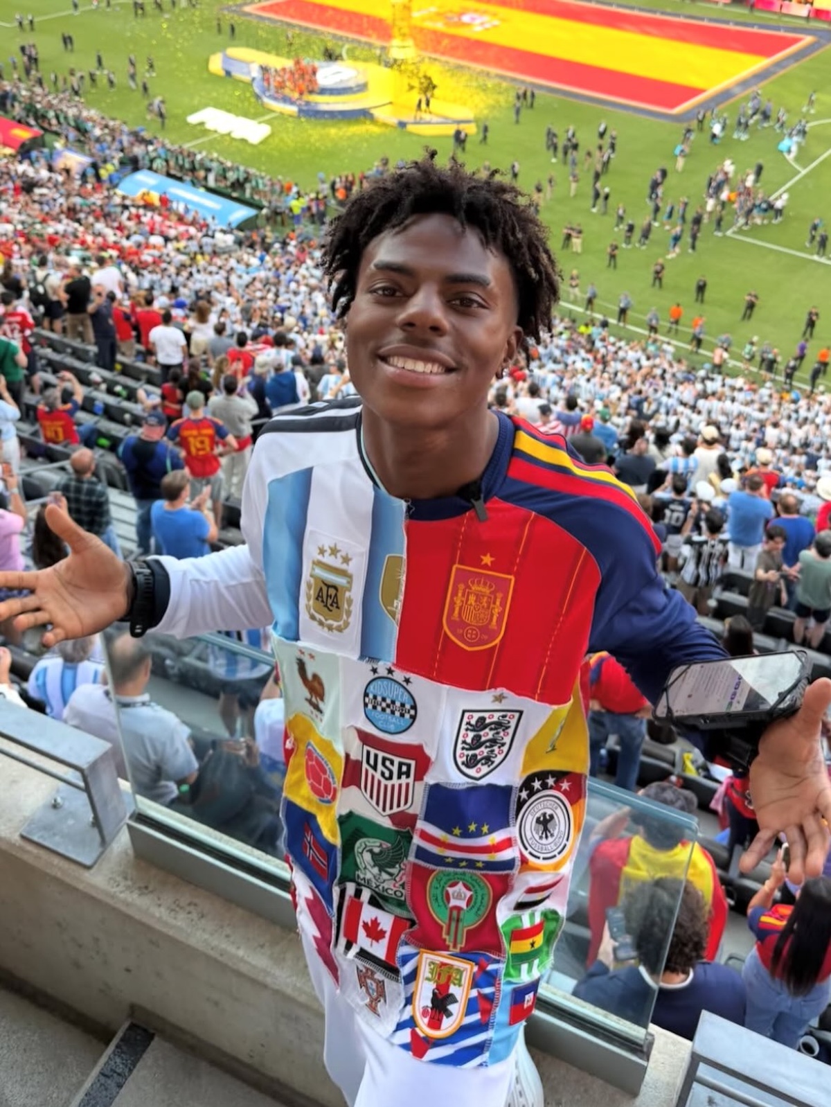 La camiseta diseñada por KidSuper para IShowSpeed durante el Mundial 2026 refleja cómo la moda y el fútbol convergen en las redes sociales a través de creadores de contenido y firmas de autor. Imagen: @kidsuper