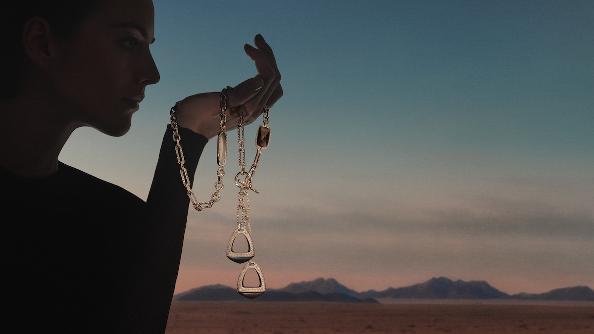 Imagen de uno de los collares de la nueva colección de Alta Joyería de Louis Vuitton, «Into the Horsescape»