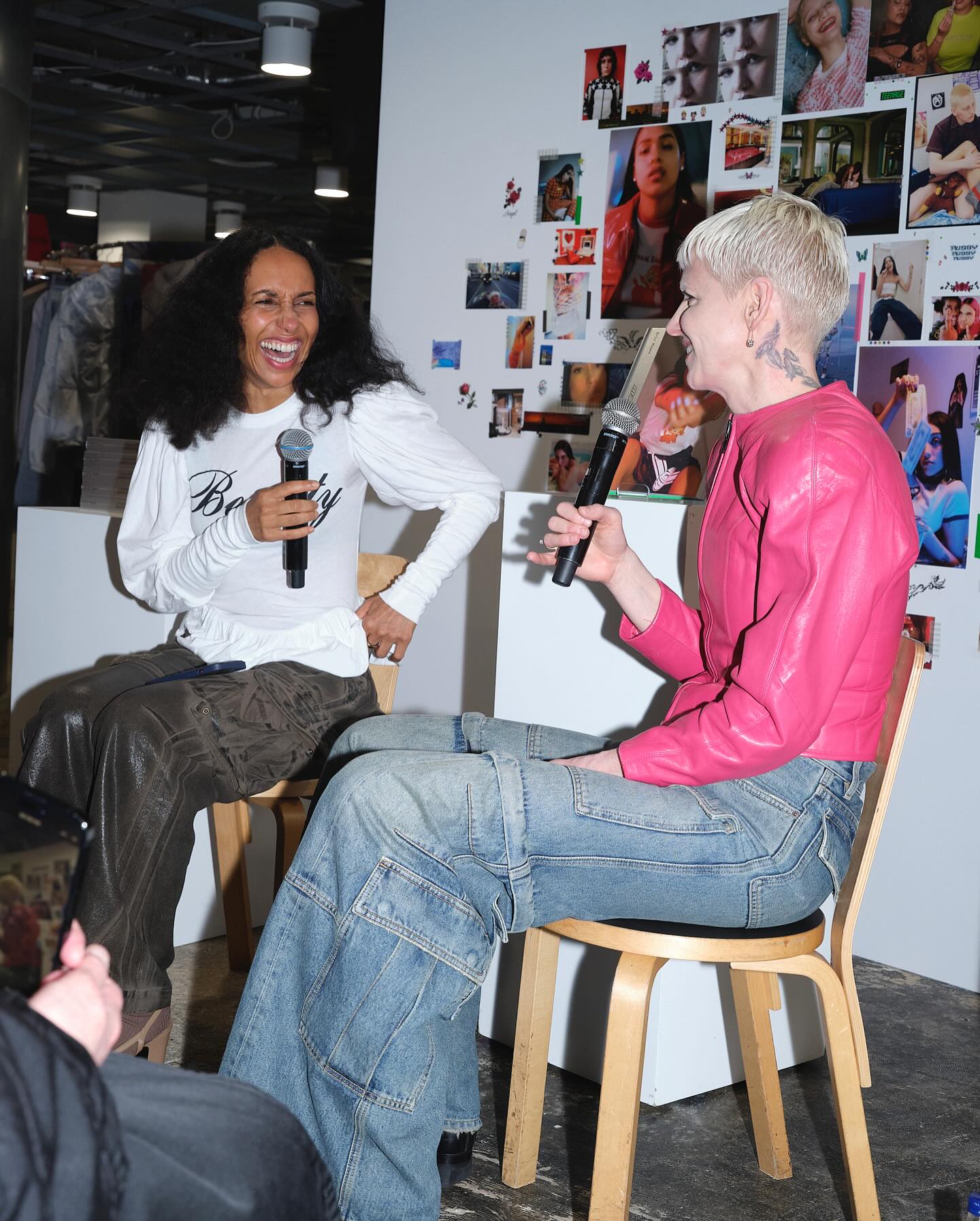 Erin Magee durante un encuentro de MadeMe, la marca que creó mientras desarrollaba su carrera dentro de Supreme. Imagen: @mademe_nyc