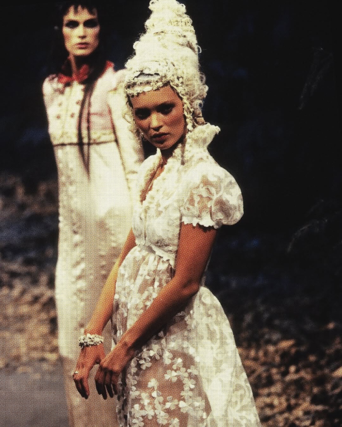 Diseño de archivo de John Galliano, cuya trayectoria será revisada por el Costume Institute del Metropolitan Museum of Art en 2027. Imagen: @we.see.u.all