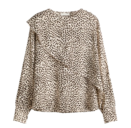 Blusa de manga larga en color crema con estampado de guepardo y detalle asimétrico efecto capa