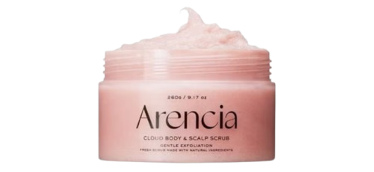 Exfoliante Corporal y Capilar Lavanda y Pera, de Arencia, una fórmula de textura ligera que exfolia la piel y el cuero cabelludo, suaviza la textura y ayuda a recuperar la luminosidad. Druni. Precio: 19,90 €