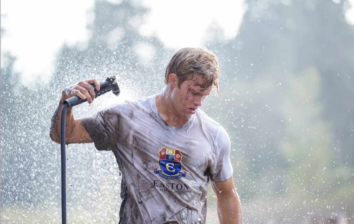 Josh Regis, capitán del equipo de remo de Easton Prep, en la serie. Imagen: cortesía de Netflix