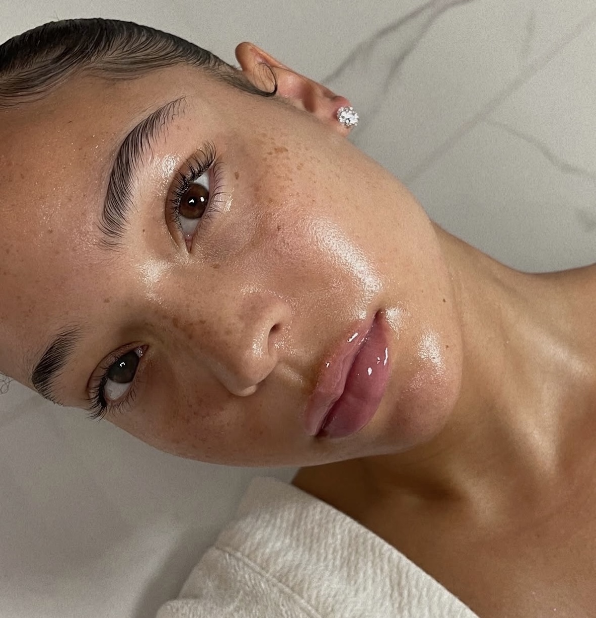 Maquillaje con piel perfecta. Imagen: @alissajanay