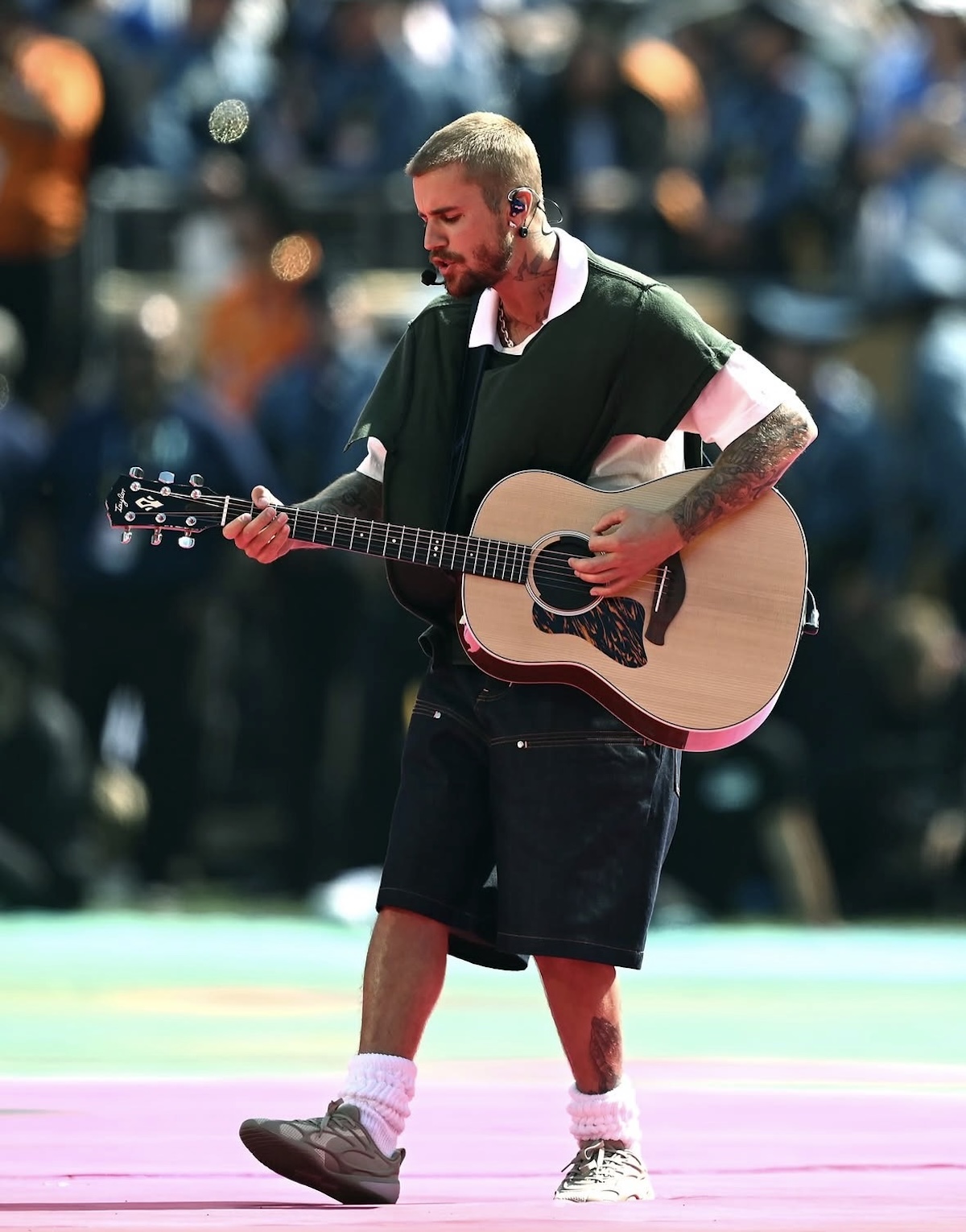 Justin Bieber cantando en la final del Mundial, después de incorporar su canción a las playlists de éxitos. Imagen: @lilbieber