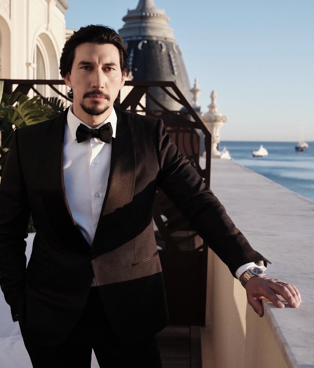Adam Driver con traje de Zegna, uno de los nuevos nombres de los X-Men