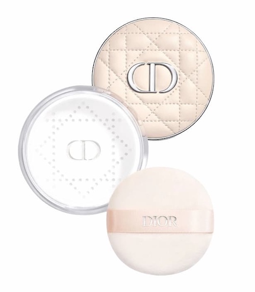 Los nuevos polvos sueltos de Dior, diseñados para fijar y matificar el maquillaje manteniendo un acabado ligero y natural. Precio: 56€