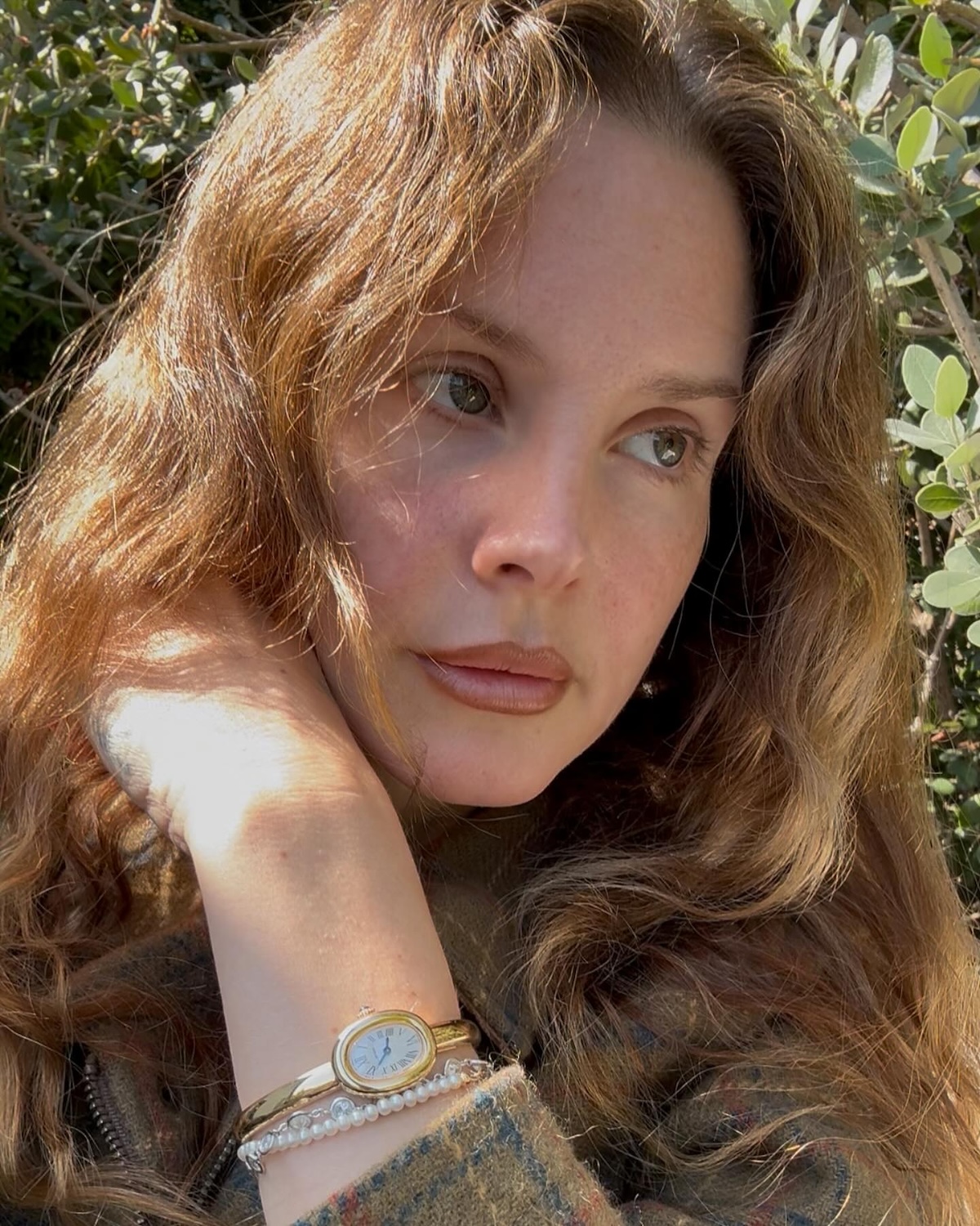 Imagen de Lana del Rey, uno de los ejemplos de sad girl pop. Imagen: @honeymoon