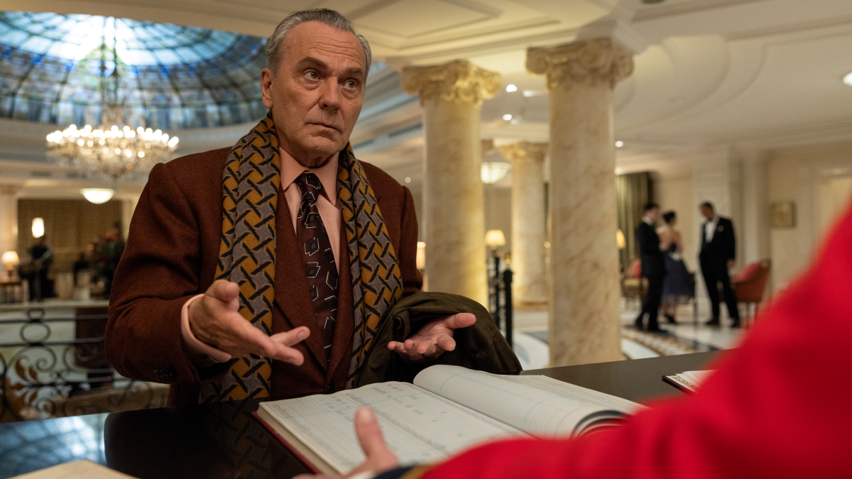 Jose Coronado caracterizado como Basil en «El problema final»