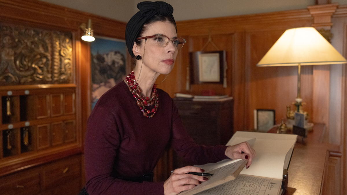 Maribel Verdú como la señora Ausländer en «El problema final»