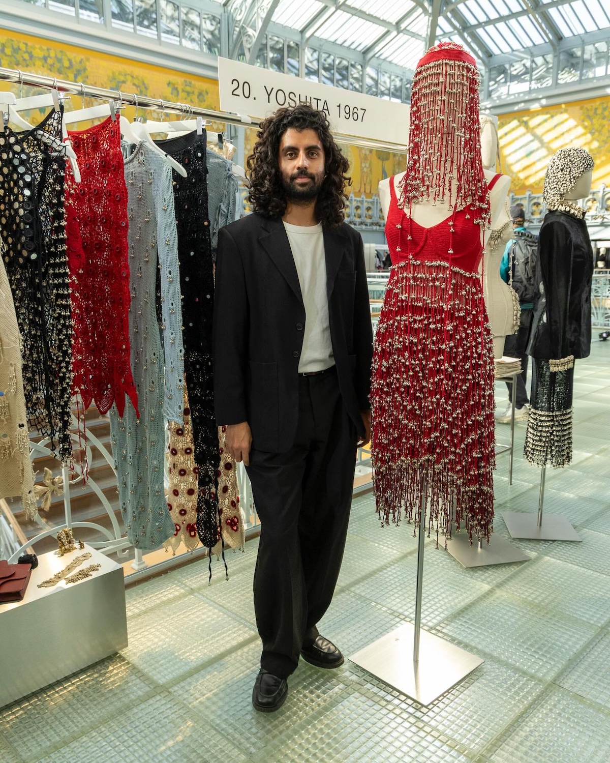 Anil Padia, fundador de Yoshita 1967 y primer representante de Kenia entre los finalistas del LVMH Prize. Imagen: @lvmhprize