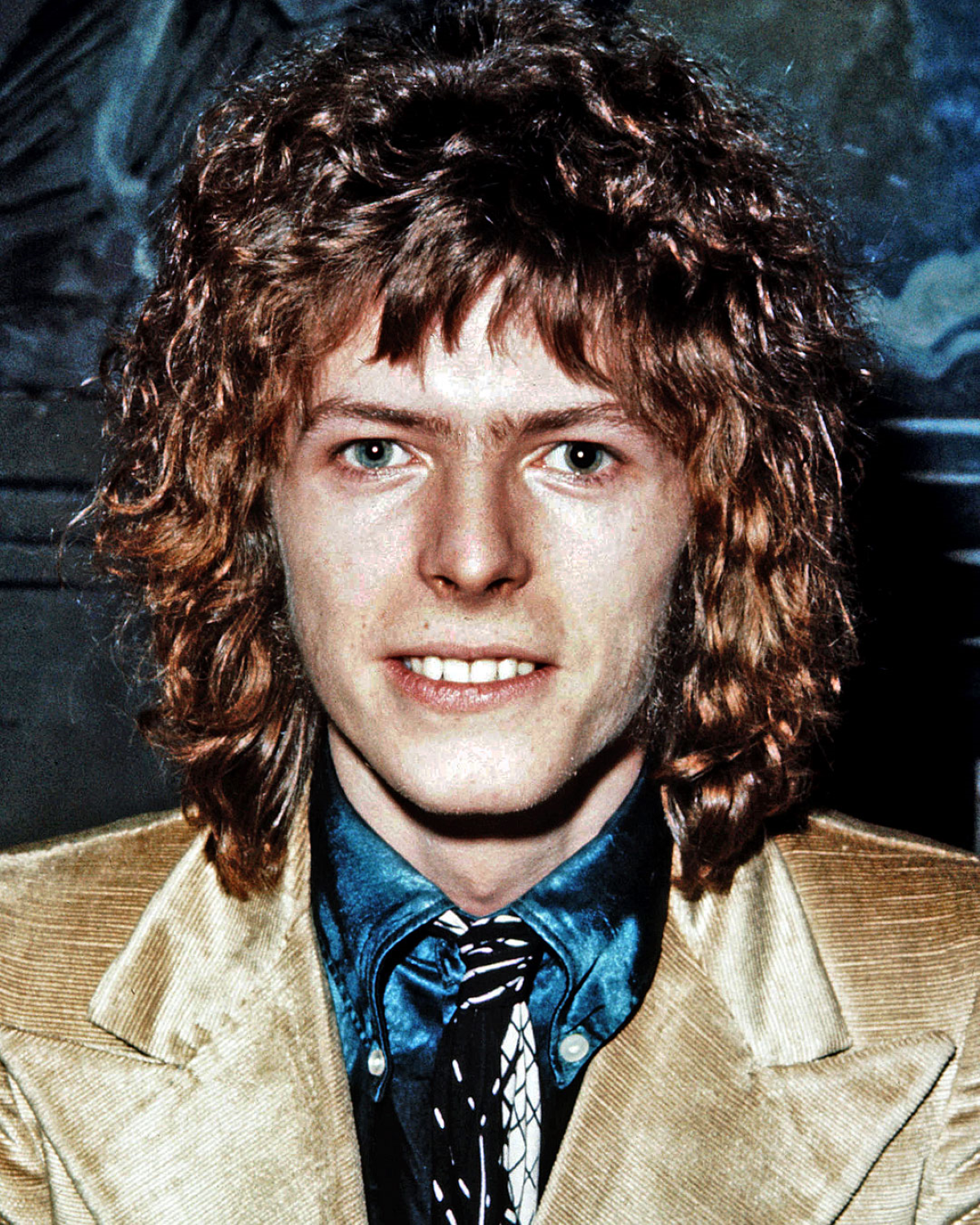 David Bowie en 1970, durante los inicios de su carrera, antes de adoptar el personaje de Ziggy Stardust