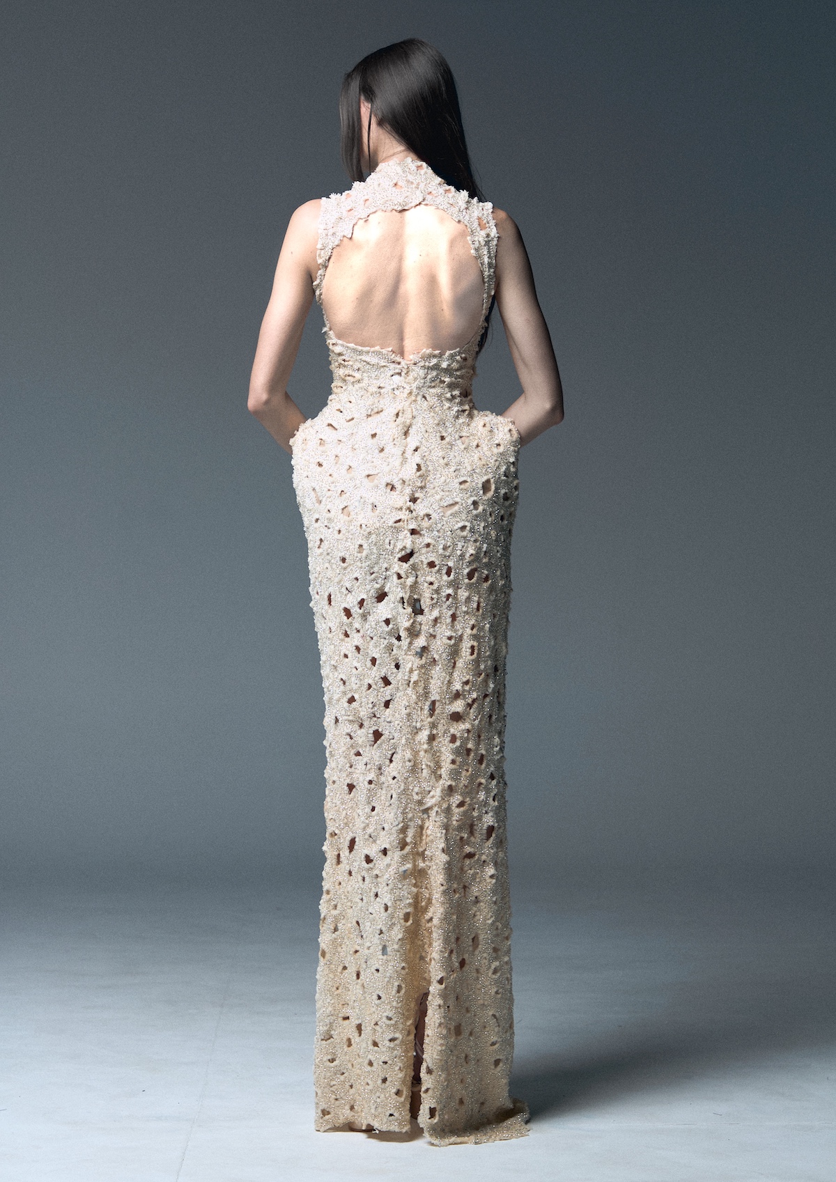 Vestido de «Herdanza», la primera colección completa de Apolineo Studio presentada en EGO de MBFWMadrid