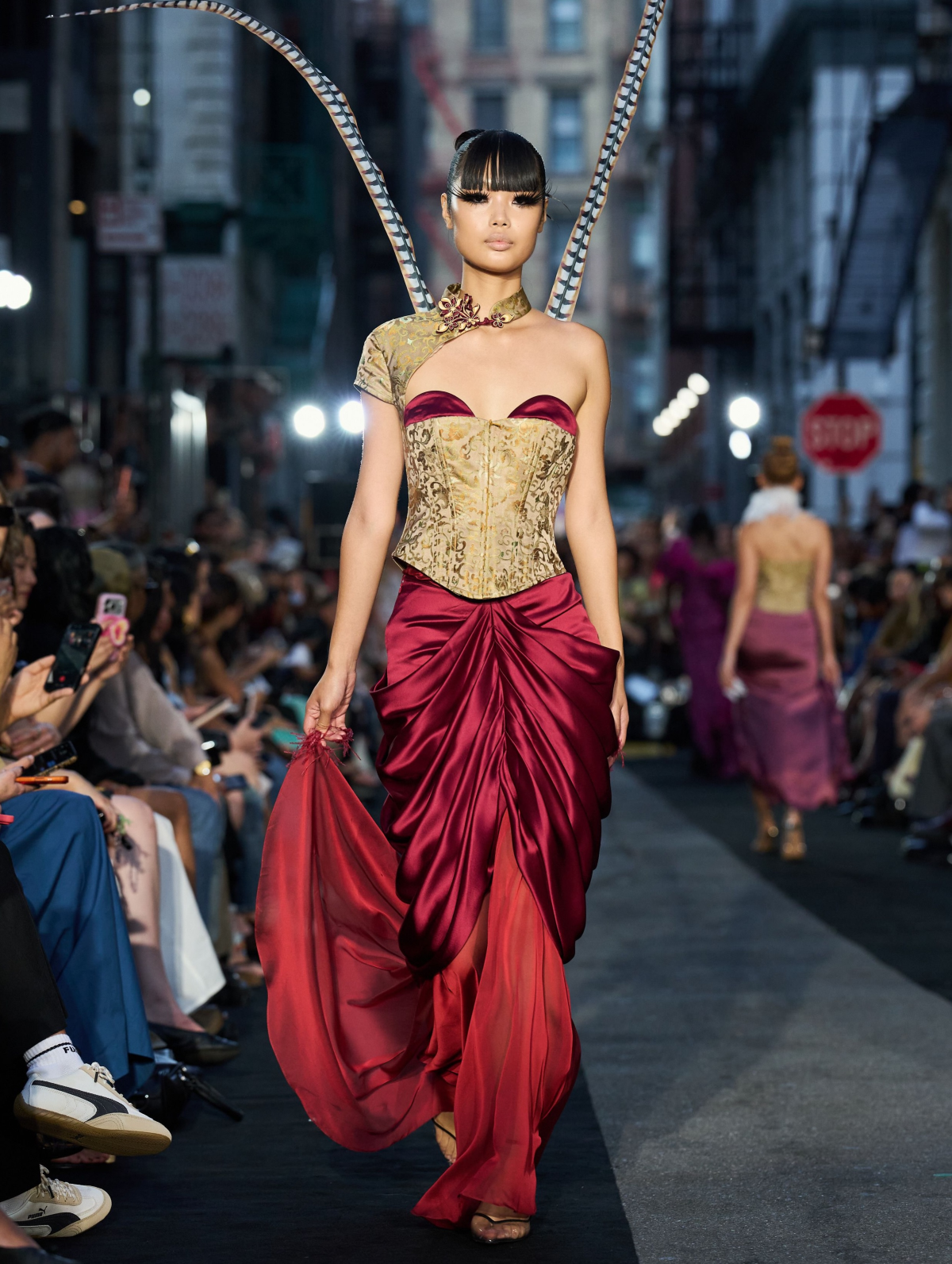 Kim Shui reinterpreta el cuello Mao en la Semana de la Moda de Nueva York