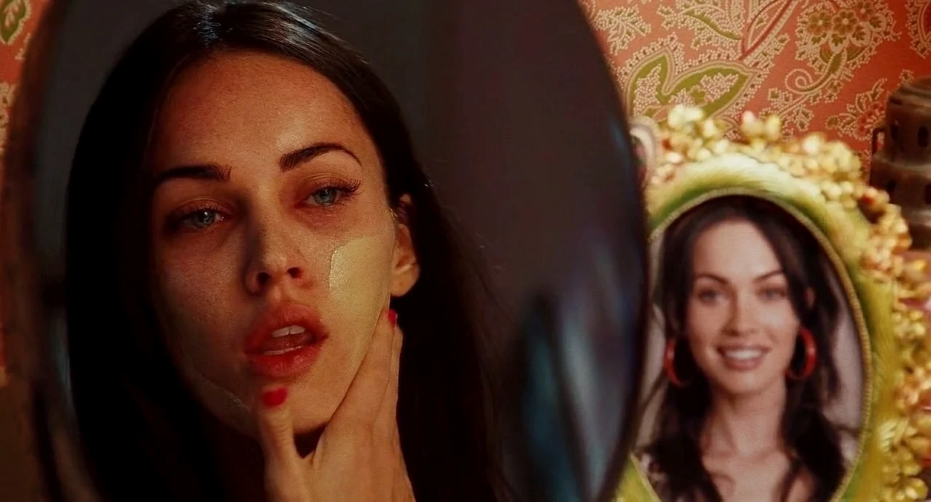 Megan Fox en «Jennifer’s Body» escenifica a la perfección el vacío entre la identidad propia y el deseo de ser otra. Imagen: @melbournehorror