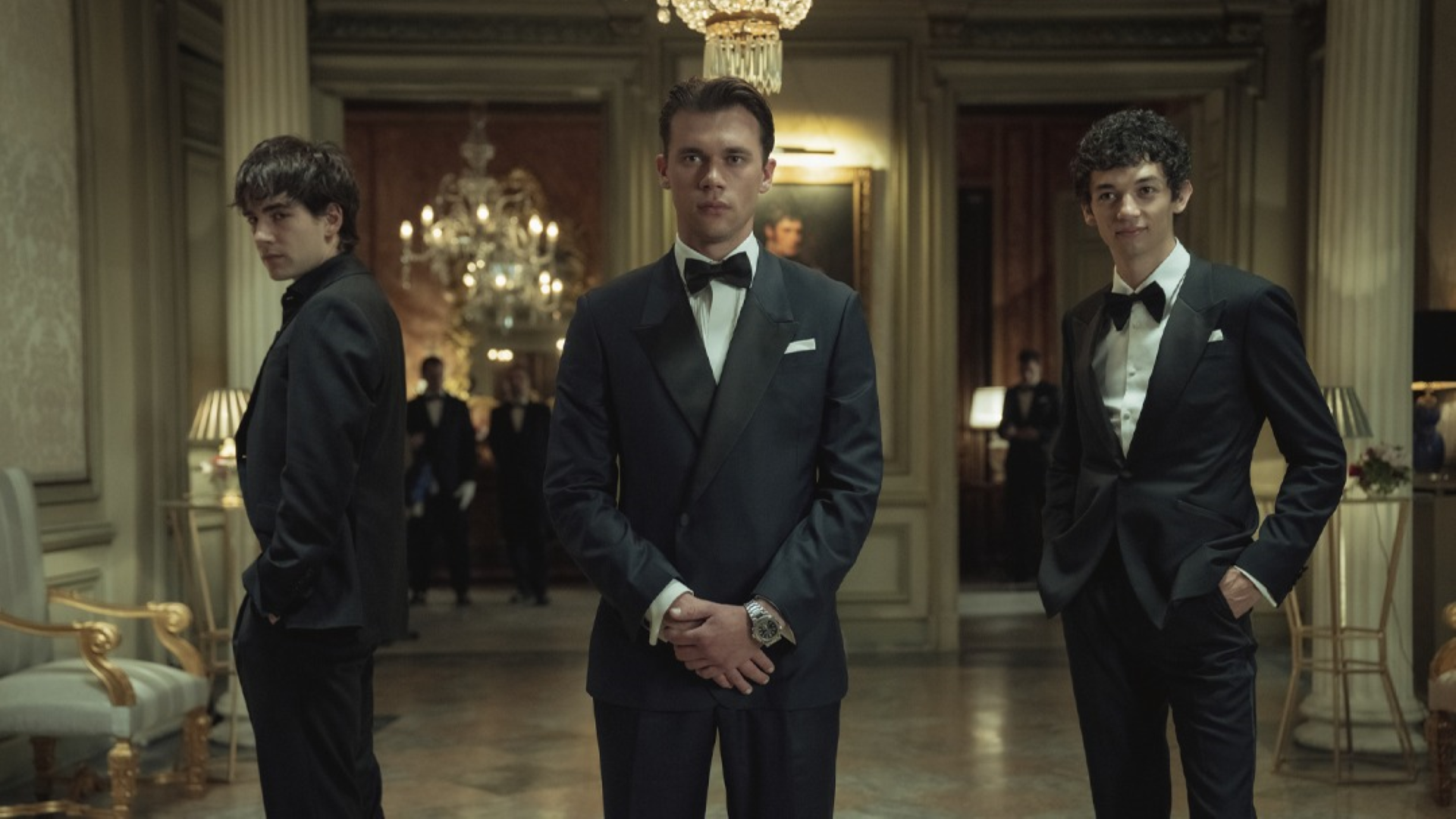 Los hermanos Cash —Aegan, Adrik y Aleixandre— protagonizan «Perfectos mentirosos», la primera adaptación audiovisual del fenómeno de Wattpad de Alex Mírez. Imagen: Prime Video