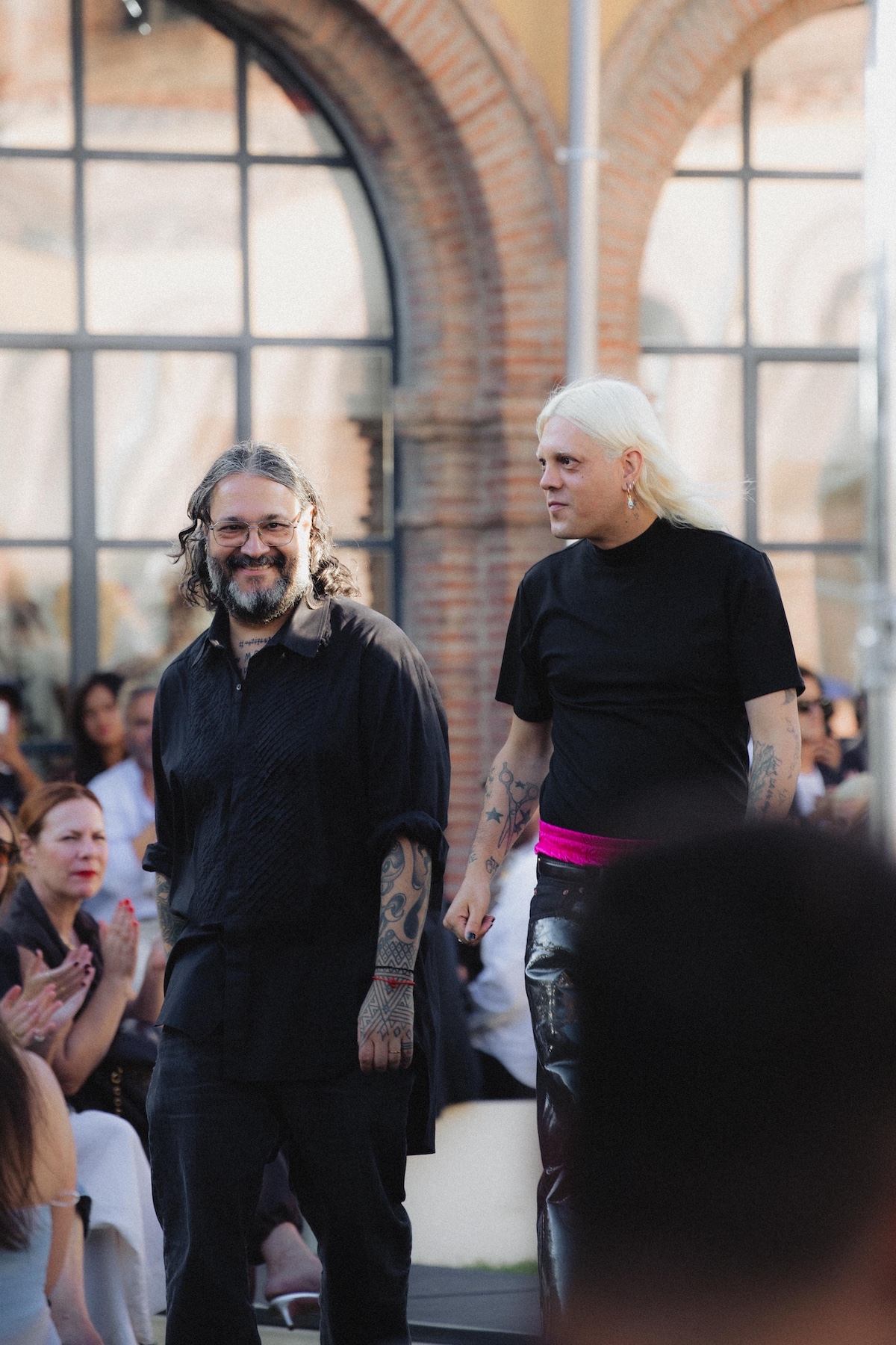 Xavi García y Franx de Cristal, diseñadores de ACROMATYX, tras presentar «UNTITLED»