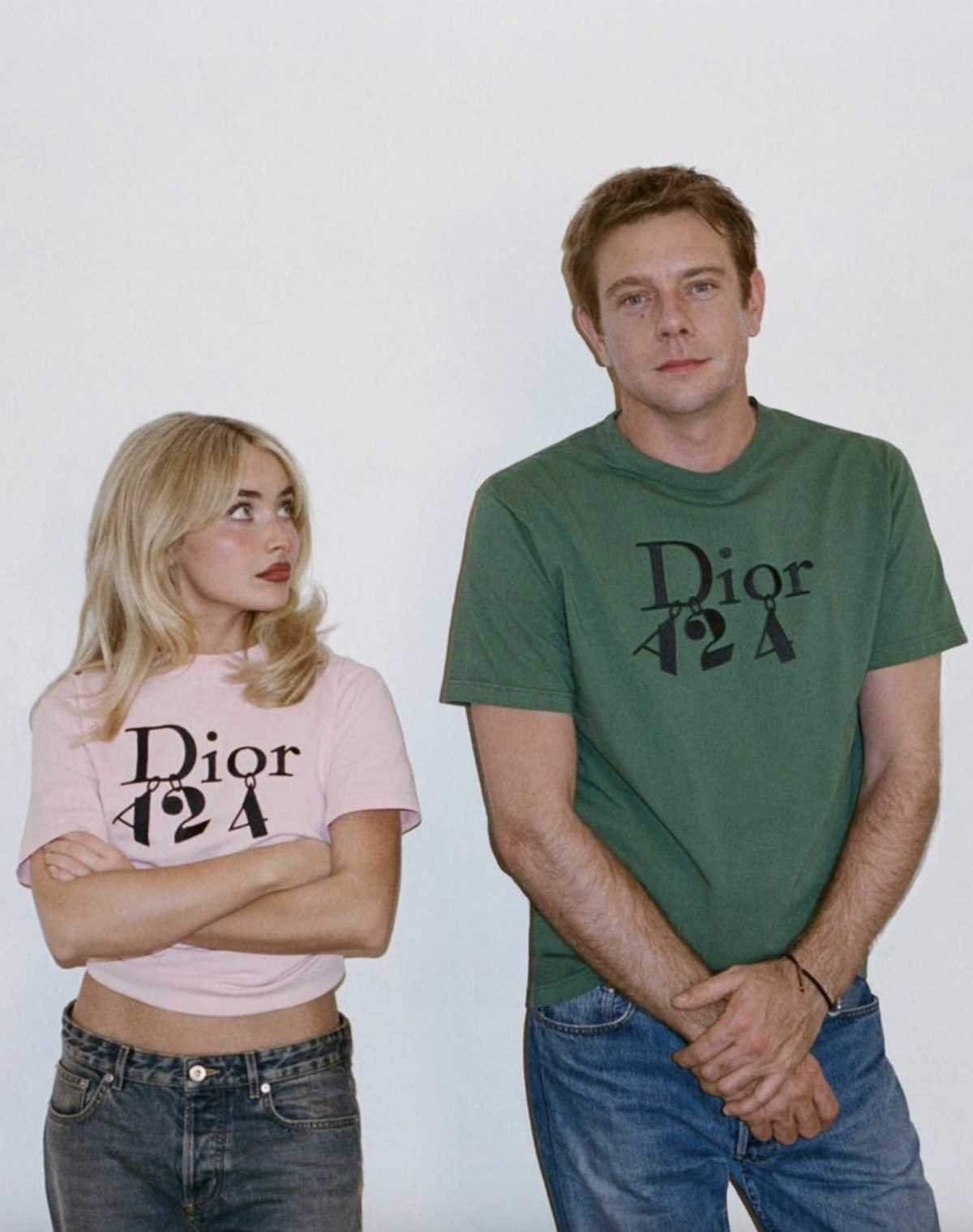 Sabrina Carpenter y Jonathan Anderson en la campaña de Dior y A24. Imagen: cortesía de Dior