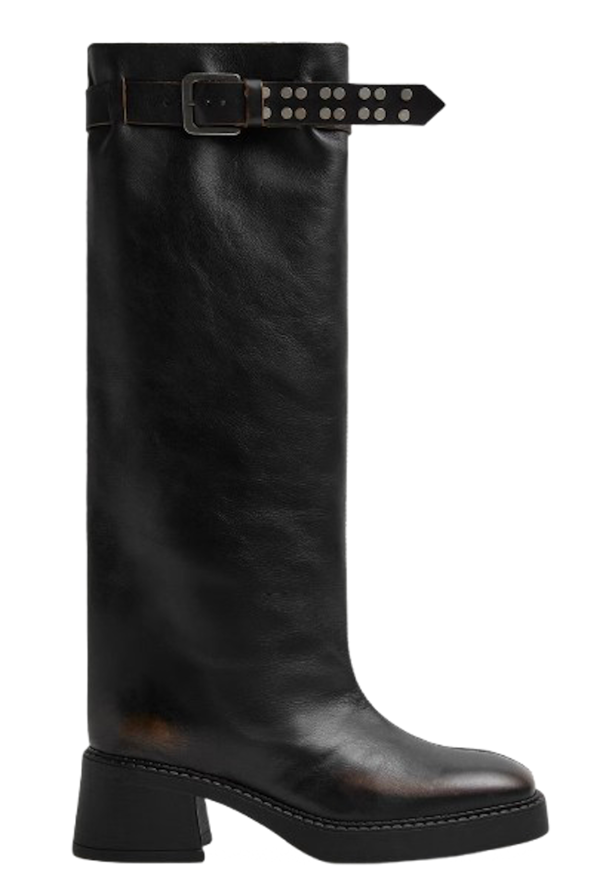 Botas XXL modelo «Kristel» de Miista una de las tendencias del otoño. Precio: 425€