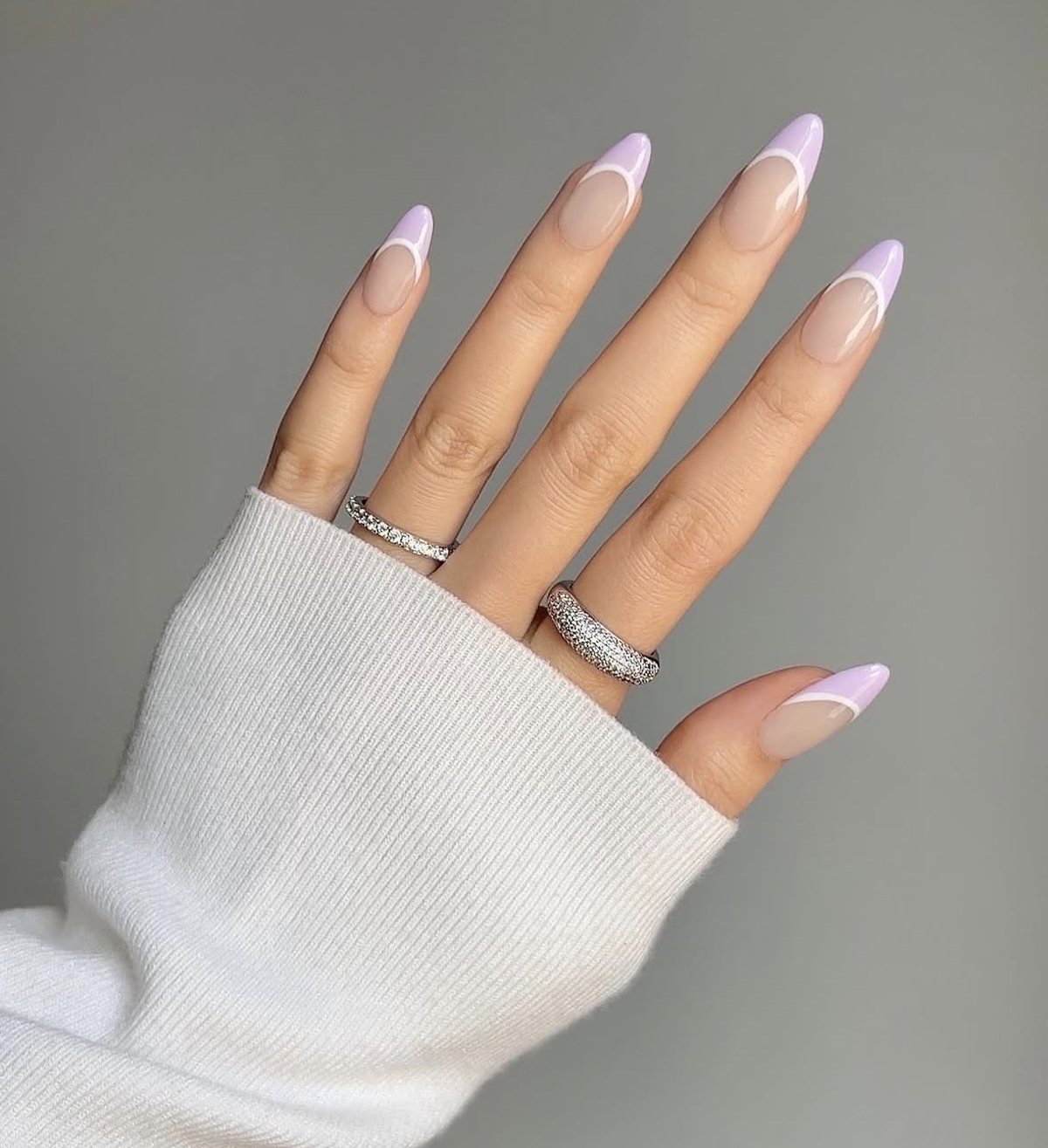 Manicura francesa. Imagen: @nailsbyalsn