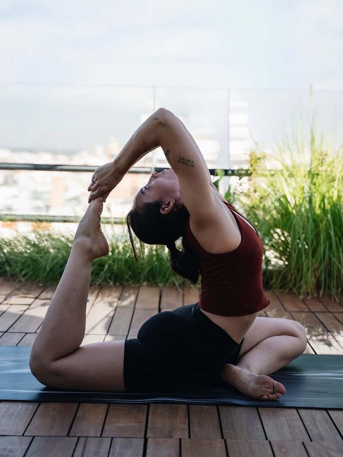 Sesión de yoga en Abada Club Madrid, una de las propuestas para retomar el ejercicio y el bienestar después del verano