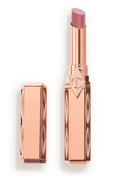 Pillow Talk Blush Balm Lip Tint, de Charlotte Tilbury, para conseguir unos labios difuminados con un acabado suave y natural. Precio: 34 €