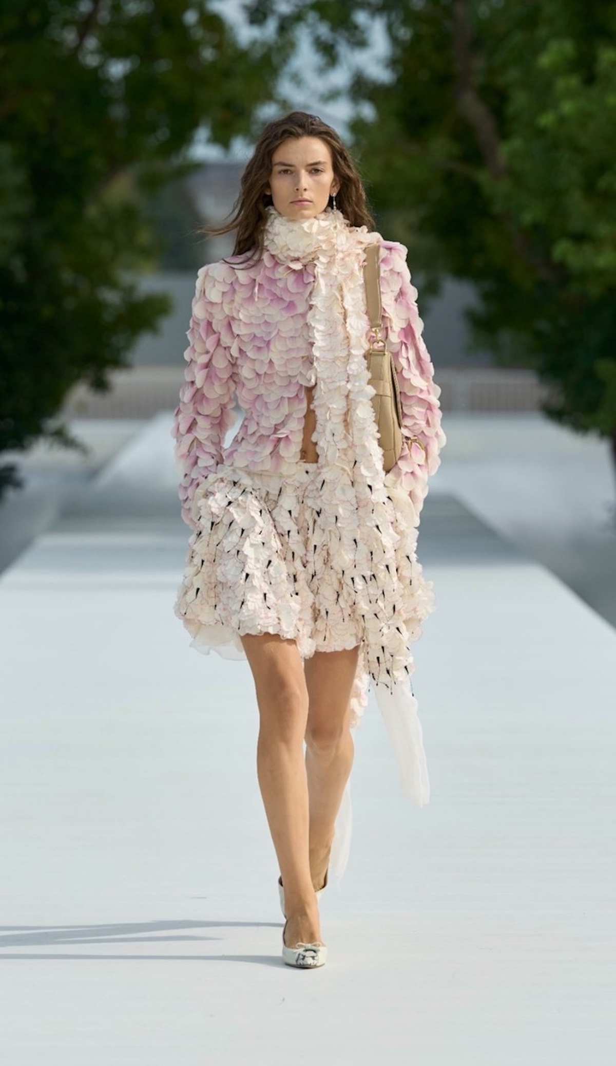 Look de la colección Dior primavera-verano 2027 diseñada por Jonathan Anderson