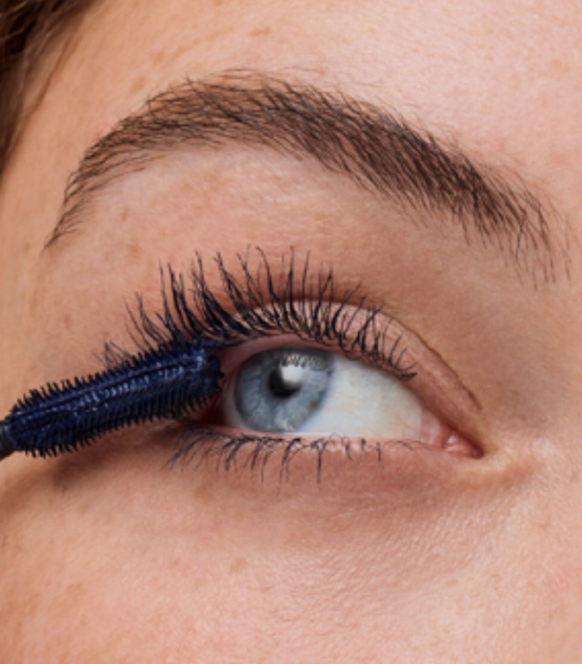 Kosas presenta nuevos tonos de «Soulgazer», su máscara de pestañas más viral, uno de los lanzamientos de belleza más esperados
