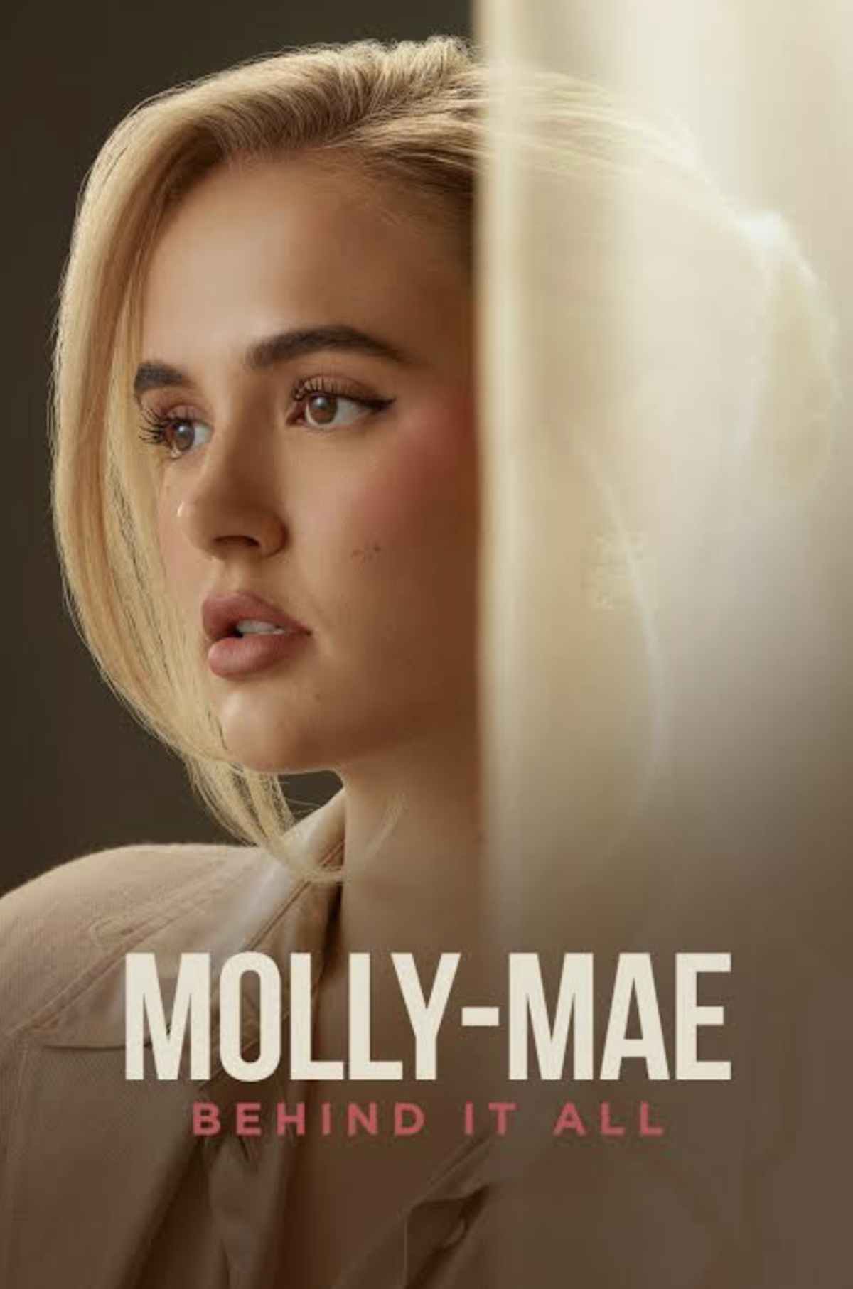 Cartel oficial de «Molly-Mae: Behind It All», uno de los mejores realities de famosos
