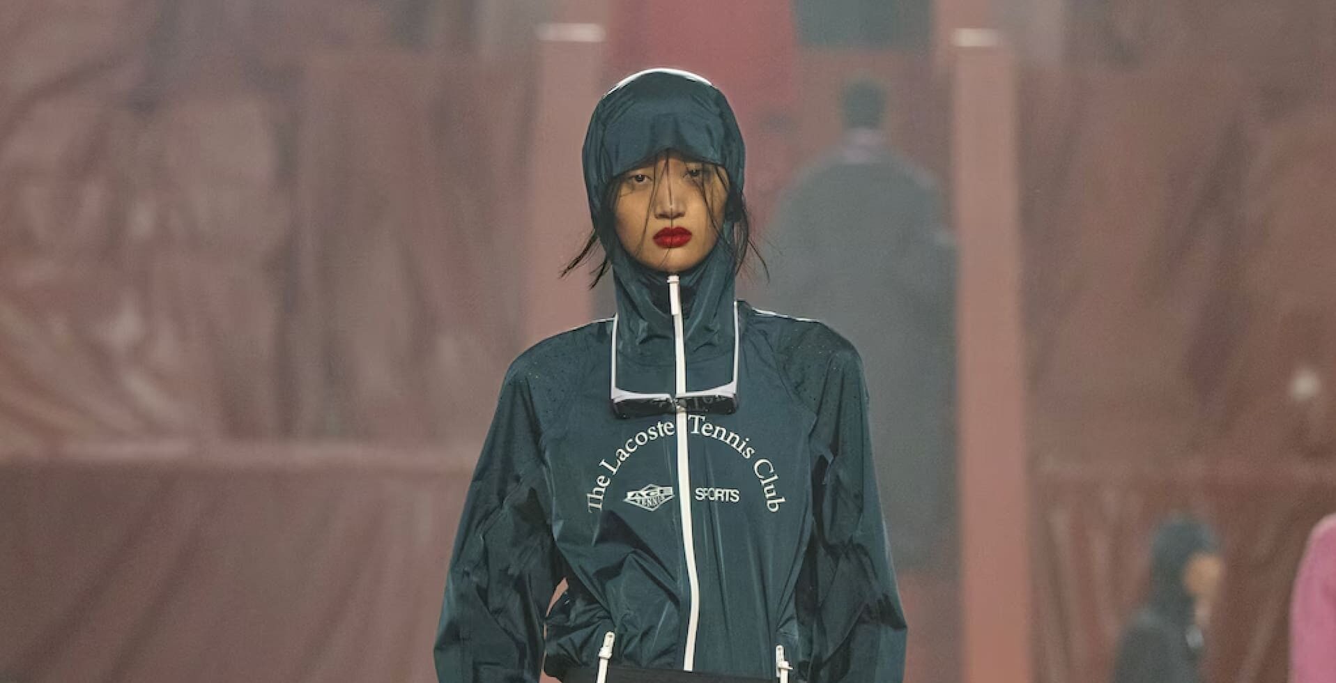 El tejido técnico es la nueva tendencia en tejidos para el otoño. Imagen: cortesía de Lacoste