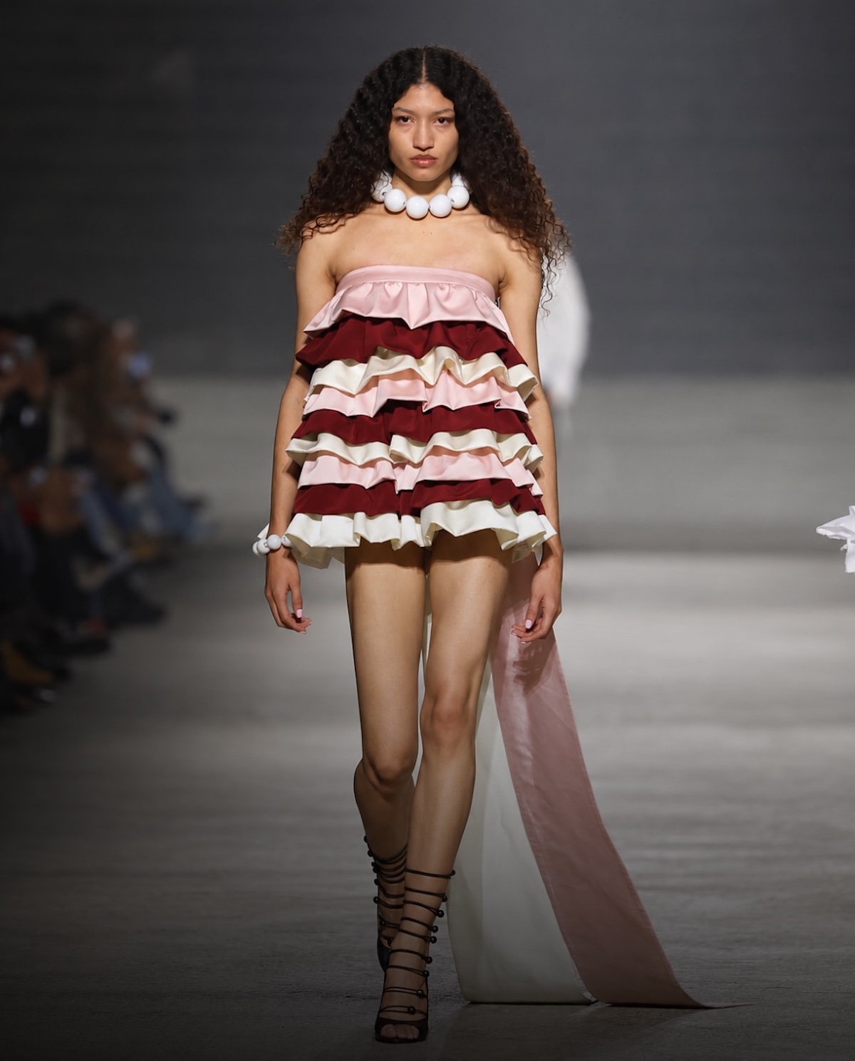 PAT EQUILUX presenta «Vidas no vividas» en la 080 Barcelona Fashion 2026, una colección que explora la identidad, la memoria y las posibilidades de la moda contemporánea. Imagen: @aflamegroup