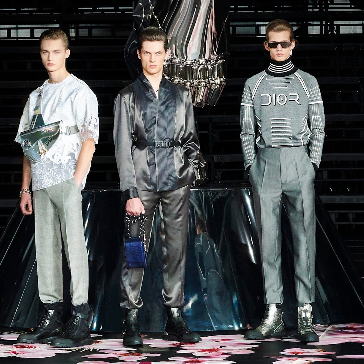 Tres modelos con prendas de la colección Dior Homme Pre-Fall 2019, diseñada por Kim Jones en Tokio