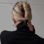 La creadora de contenido Josephine Mai luce un «French Twist» fácil y elegante que consigue en tan solo 30 segundos. El recogido perfecto para convertirlo en nuestro peinado favorito de 2026
