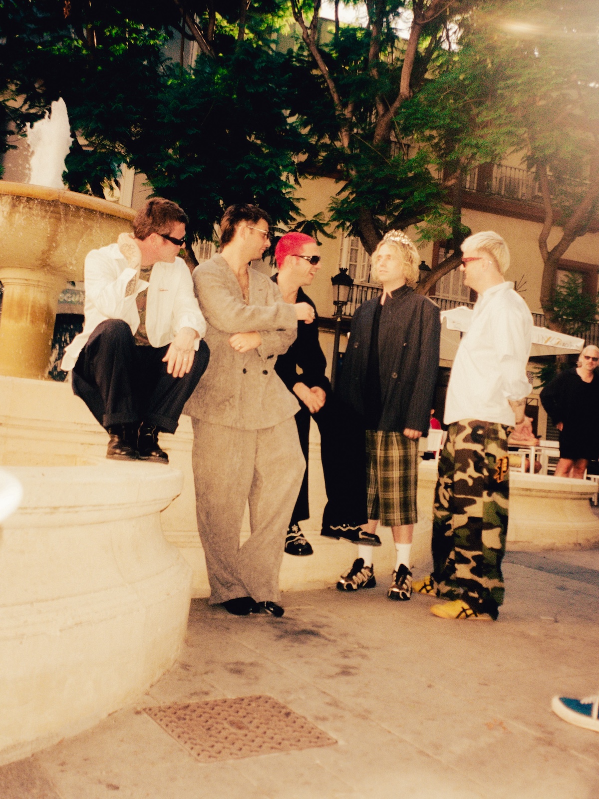 Fontaines D.C., la banda irlandesa que se une a Rosalía en «Where Is Gone?», el último adelanto de su nuevo álbum «Dopamine Chamber». Imagen: @fontainesband
