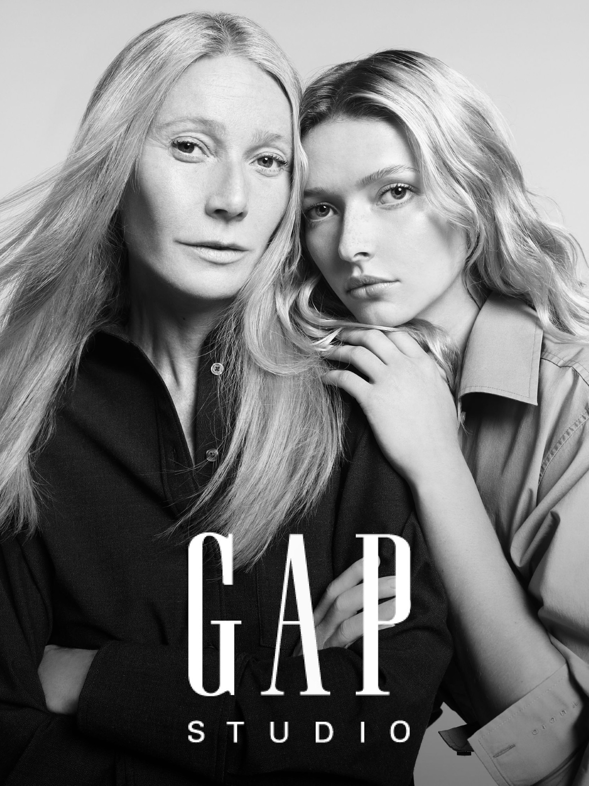 Apple Martin protagoniza junto a su madre, Gwyneth Paltrow, la campaña GapStudio Otoño-Invierno 2025, con dirección de moda e imagen de Alastair McKimm