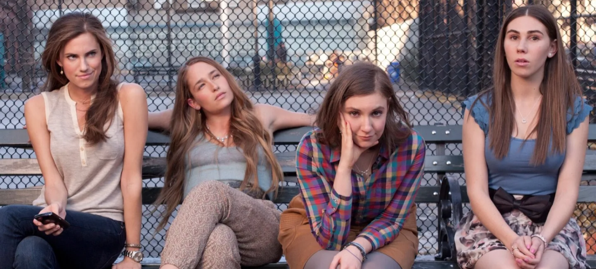 HBO confirma el revival de «Girls», la serie creada por Lena Dunham, con cinco nuevos episodios y el regreso de sus protagonistas en 2027. Imagen: @homenajesbacanes
