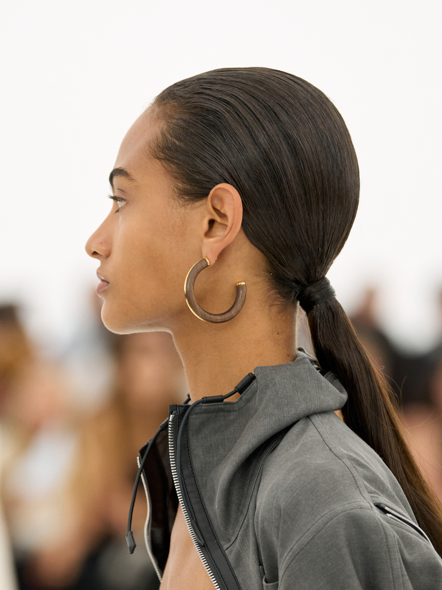 Detalle de los accesorios y joyas del desfile Hermès primavera-verano 2027